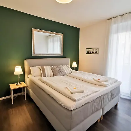Apartment Cf13 30M2 Central With Terrace Ac And Netflix
