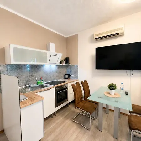Cf13 30m2 With Terrace Ac And Netflix